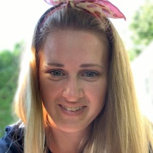 Meet your Posher, Carie